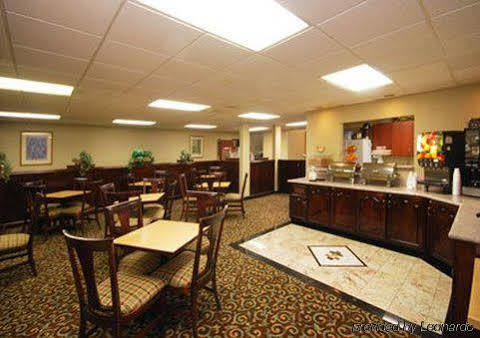 Hotel Clarion Pointe Near Stewart 2*